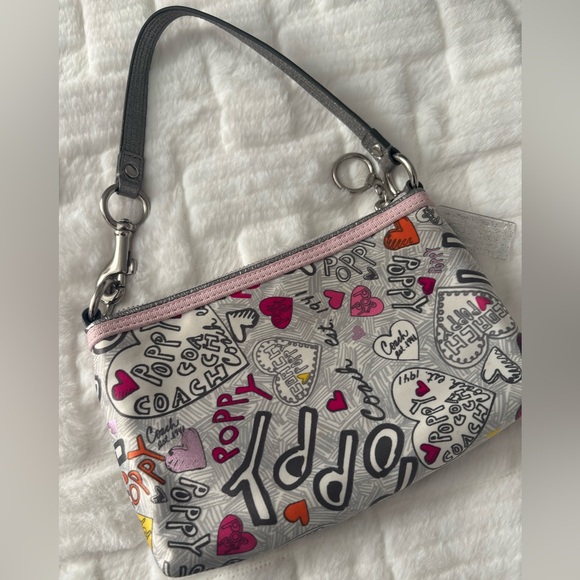 Coach Poppy Graffiti Hearts Wristlet Handbag Wallet Coin Purse - Picture 3 of 10